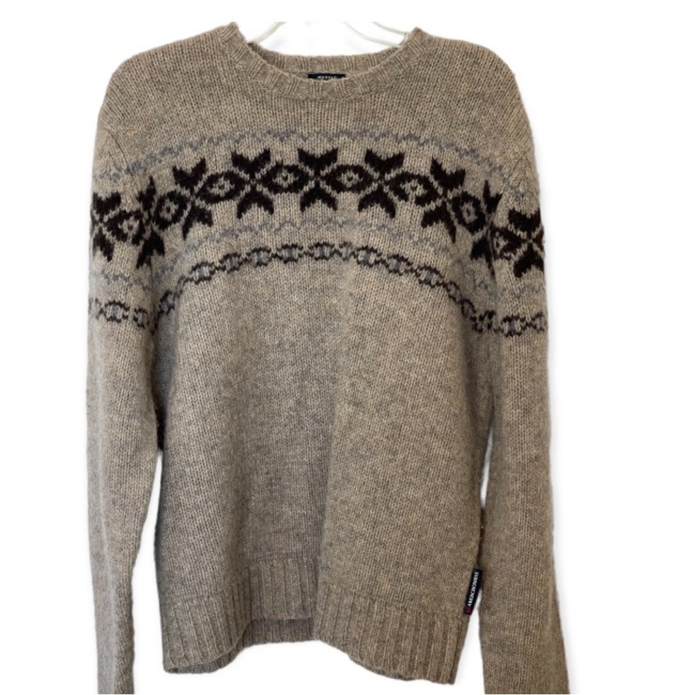 Abercrombie and Fitch sweater in excellent condition